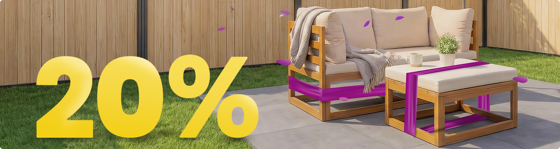 Puidust aediivan beežide patjade ja lauaga päikeselisel terrassil, lillede ja aiaga, 20% kevadkampaania bänneriga.