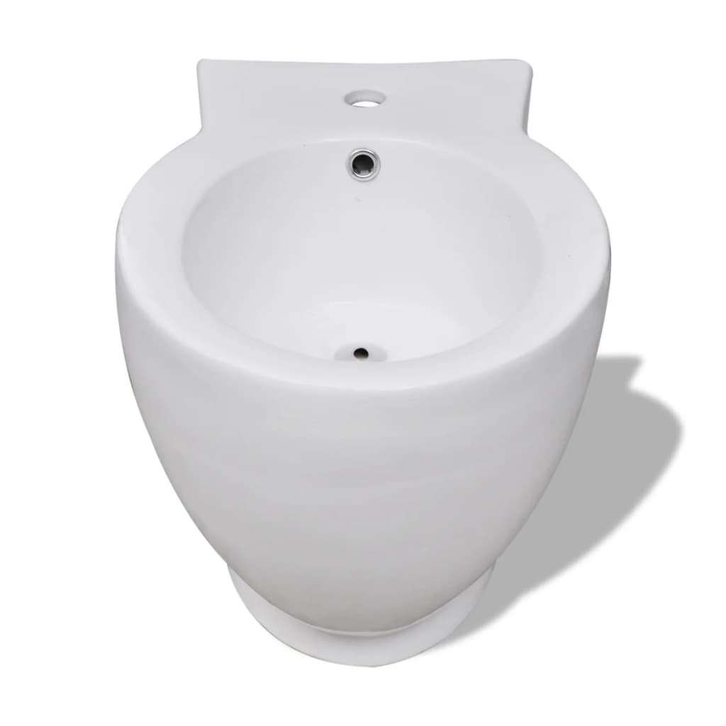 Valge keraamilise alusel tualettpoti ja bidee komplekt